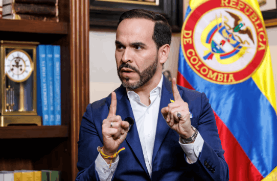 abelardo increpa periodista darwyn rosales