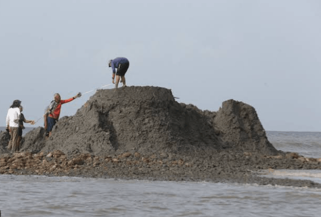 fenomeno geologico en trinidad por los terremotos darwyn rosales