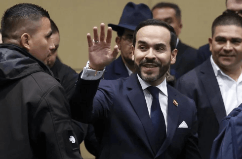 abelardo de la espriella asume la presidencia de colombia darwyn rosales