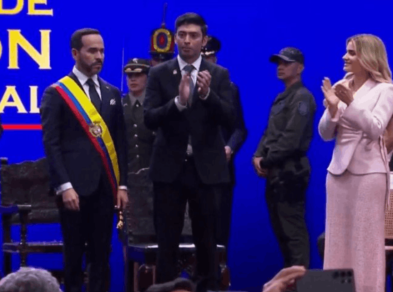 De la espriella asume la presidencia de colombia darwyn rosales