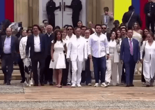 petro deja la presidencia darwyn rosales